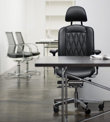 wagner-alumedic-limited-s-orthopedic-chair-office-setup-view